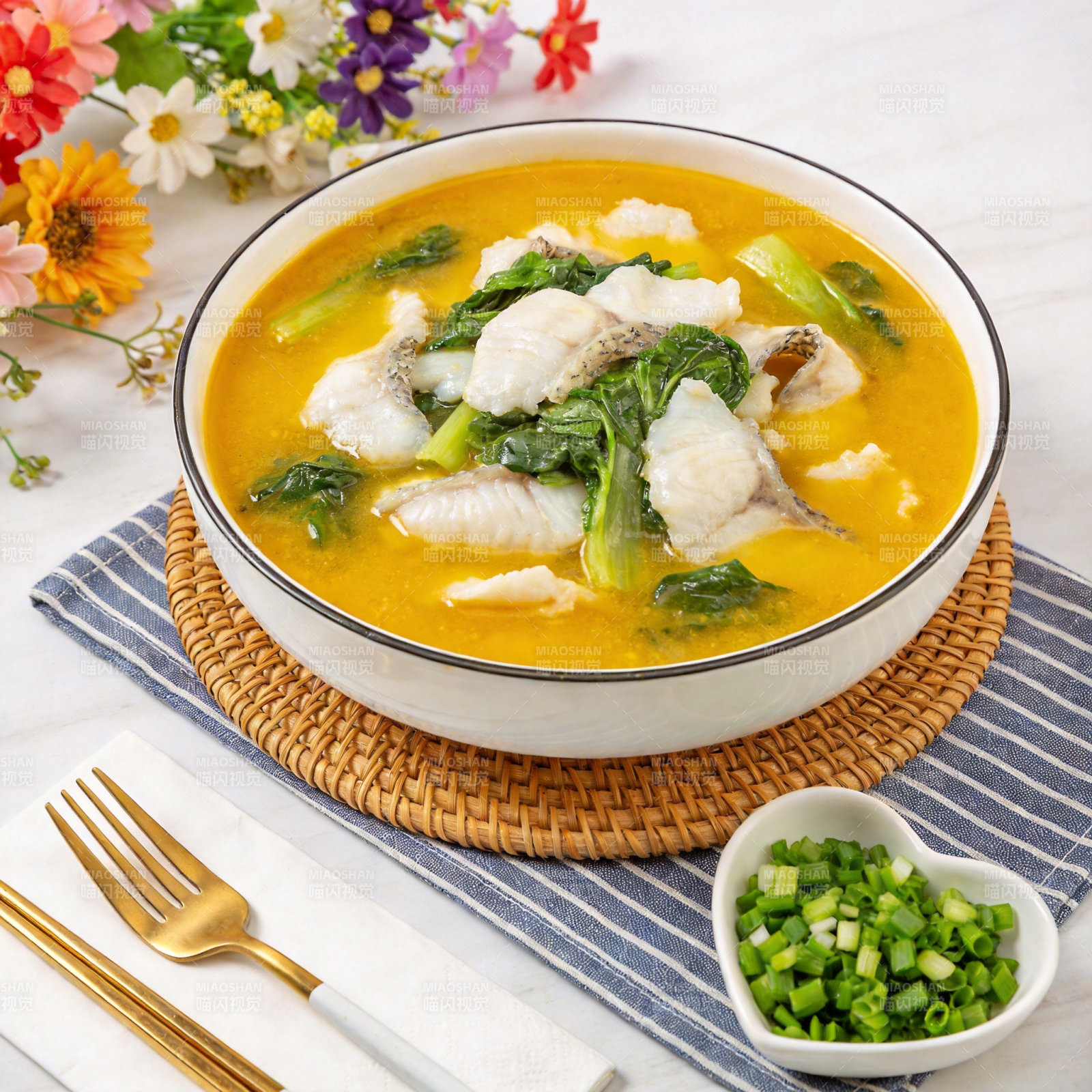 鱼片汤配青菜图片