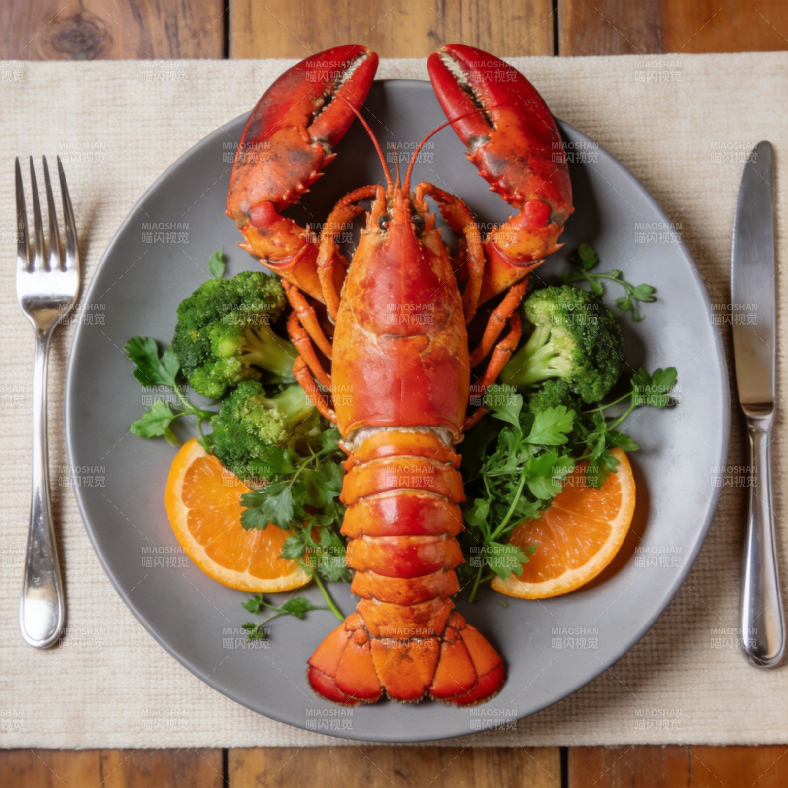 龙虾配橙香西兰花图片