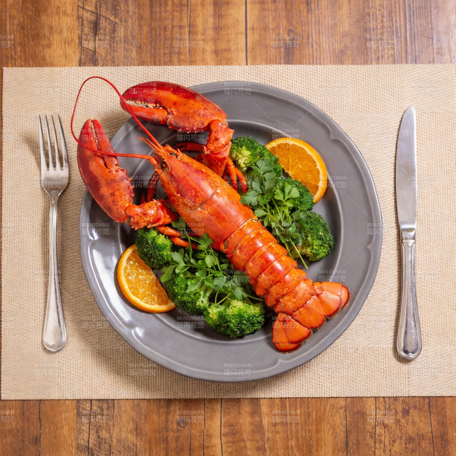 龙虾配西兰花橙片图片