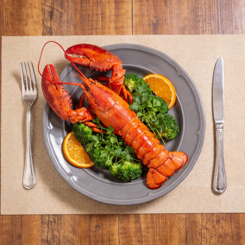 龙虾配西兰花橙片图片