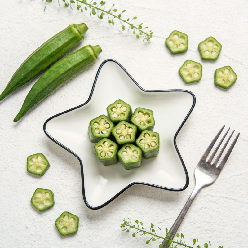 秋葵星形盘摆拍图片