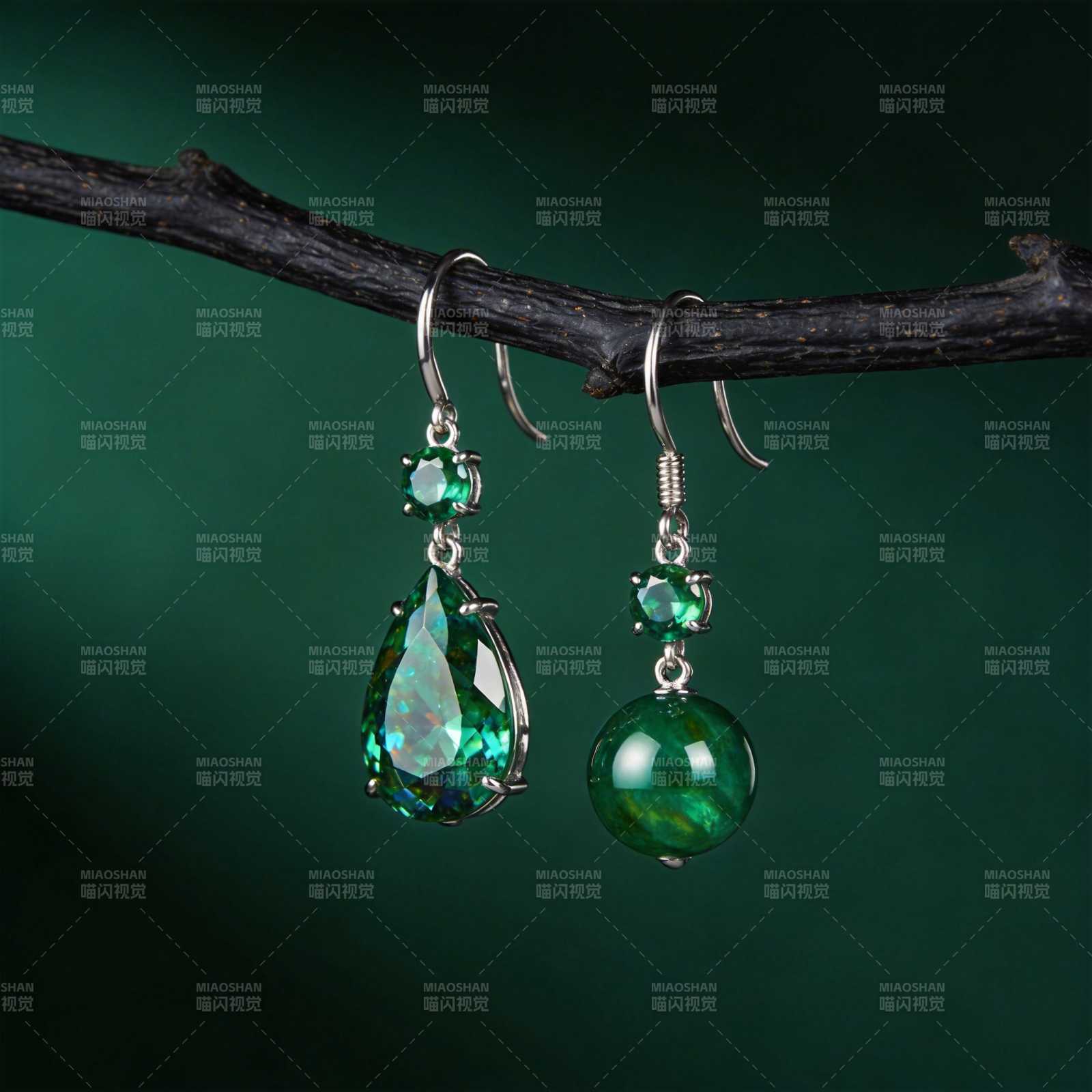 绿宝石耳坠图片