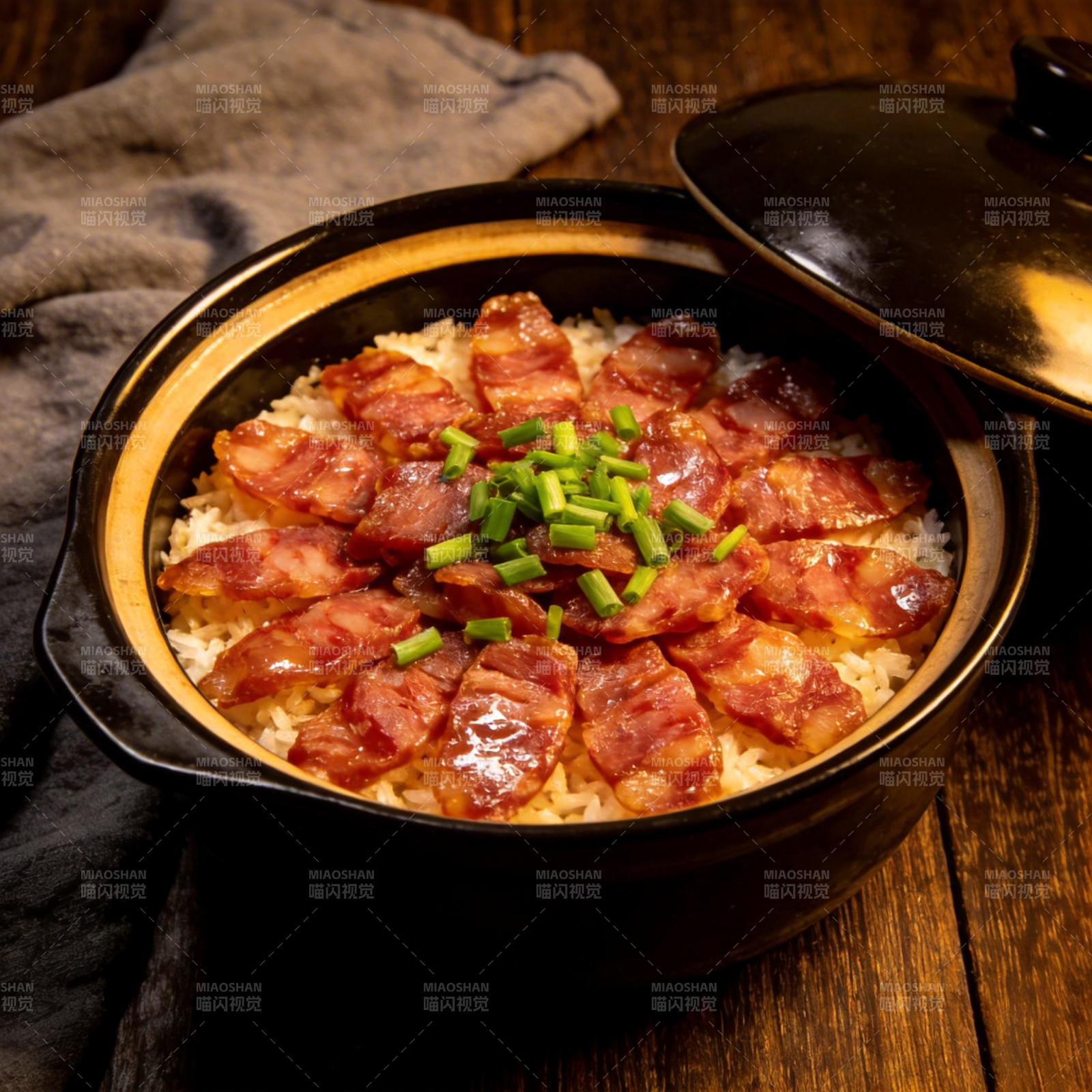 腊味煲仔饭图片