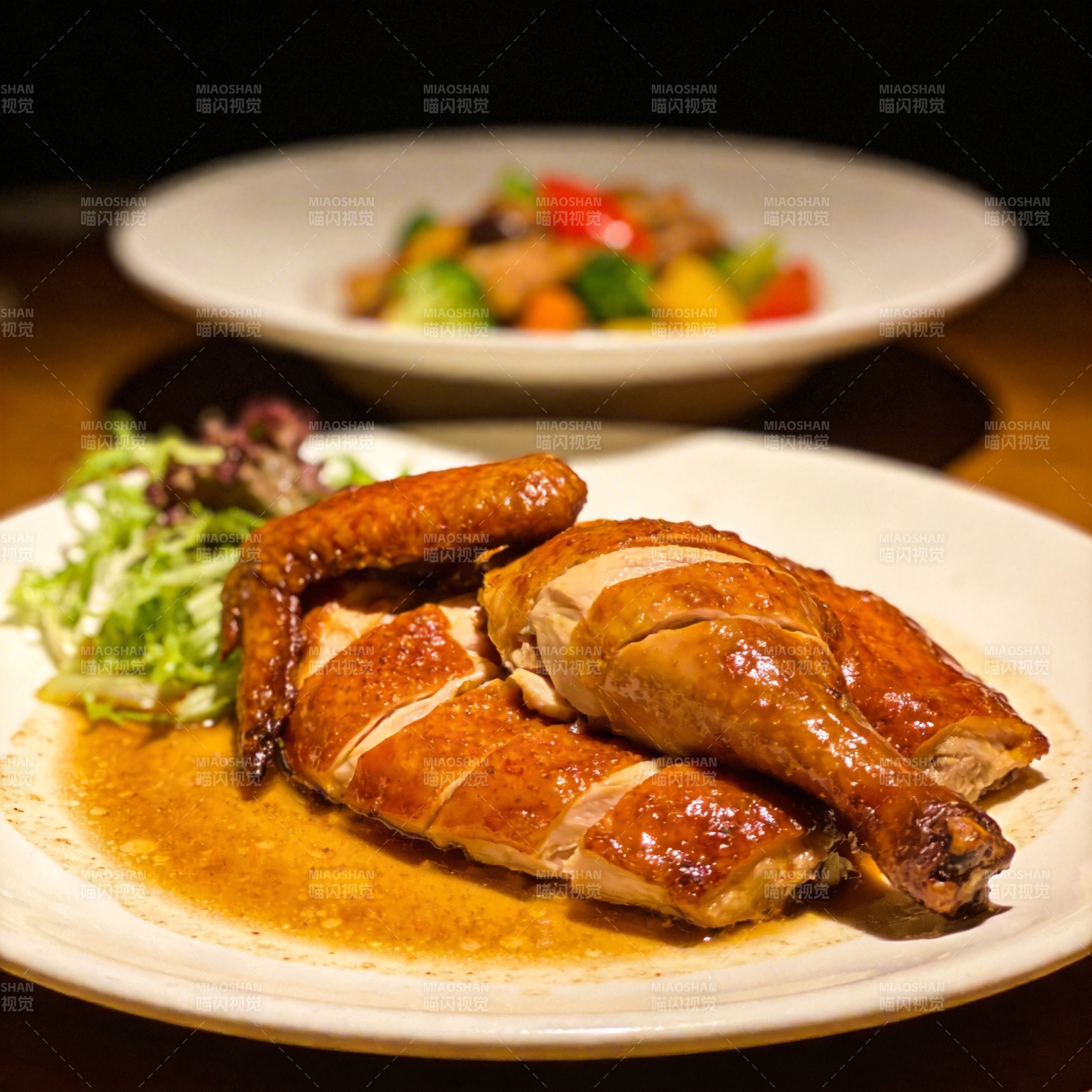 烤鸡配时蔬图片