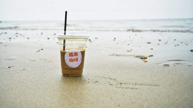 海滩上的越南咖啡图片
