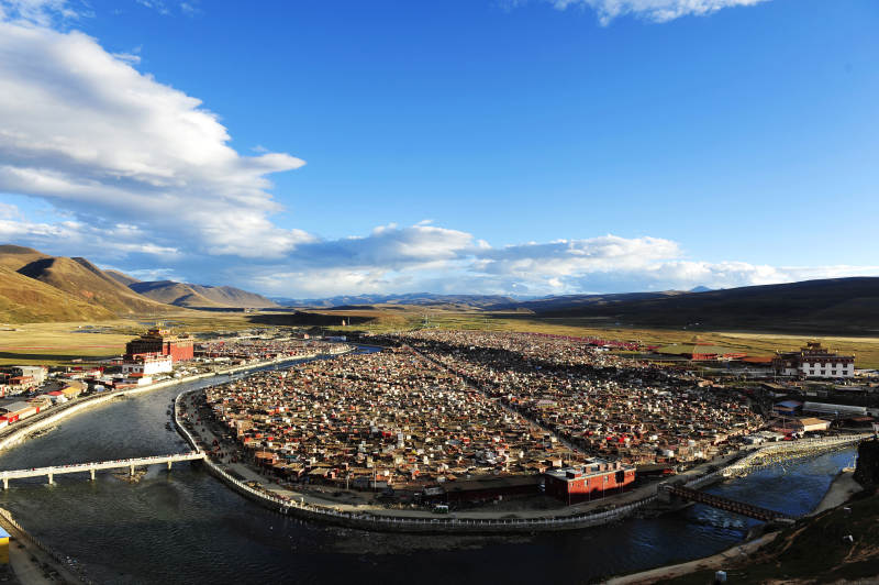 四川高原古城风光图片