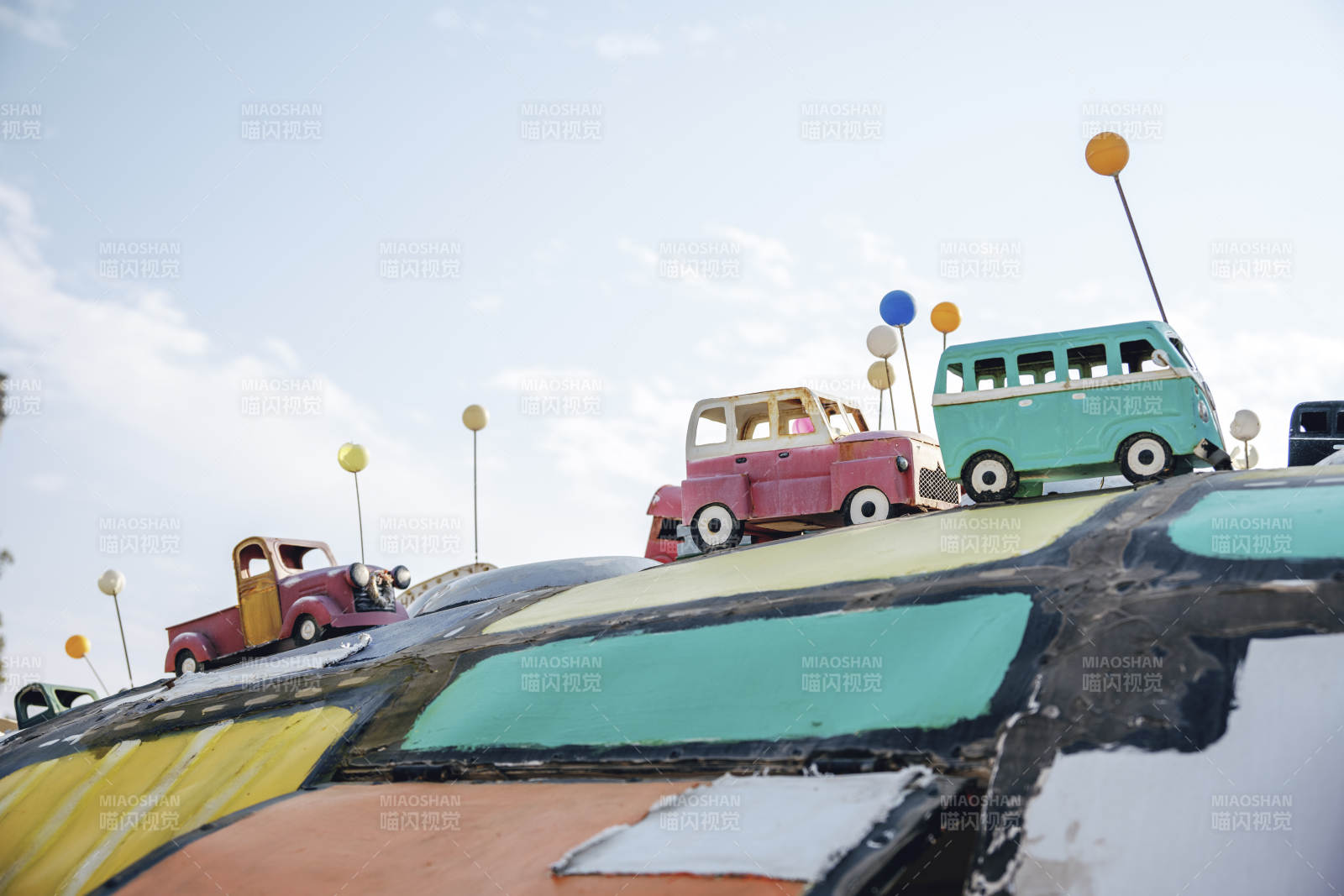 微缩彩色汽车乐园图片