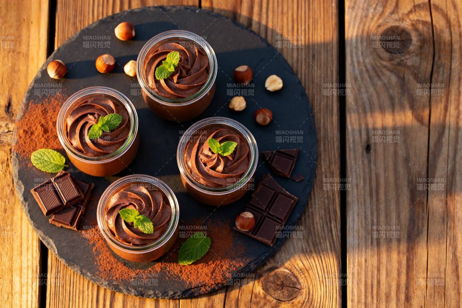 巧克力慕斯杯图片