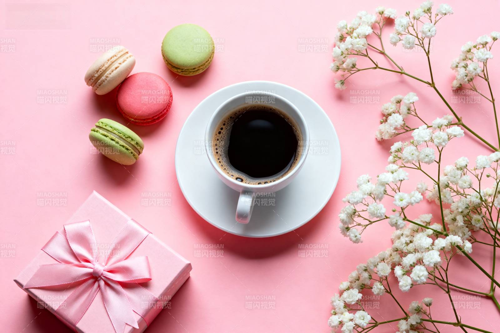 咖啡与甜点的浪漫时光图片