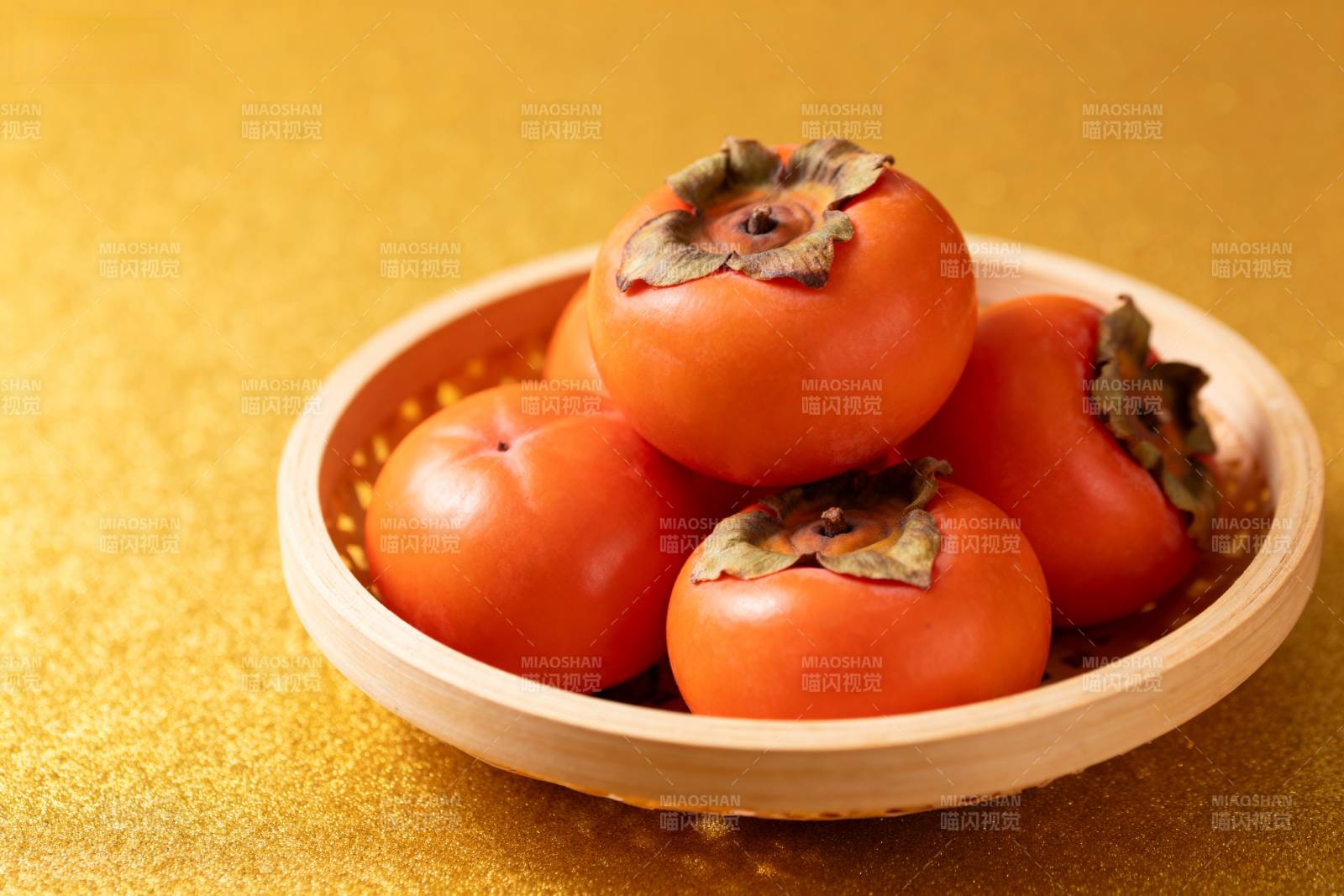 柿子盛盘金光闪图片