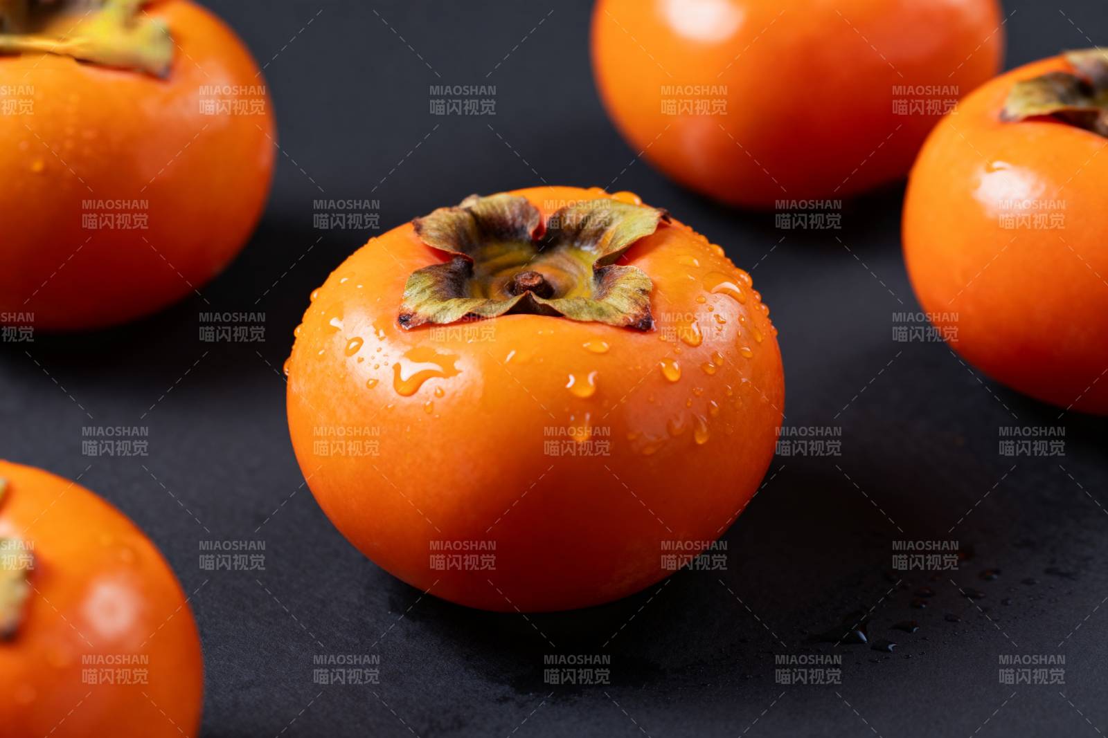 晶莹柿子特写图片