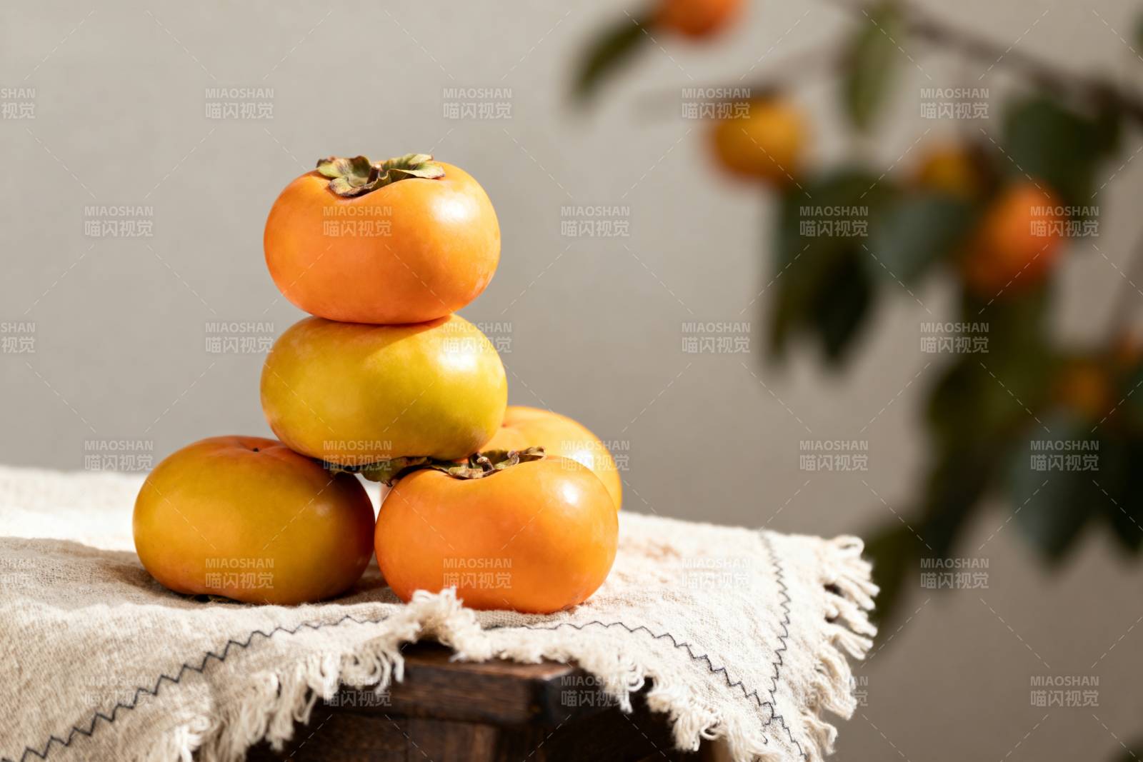 柿子堆叠静物图图片