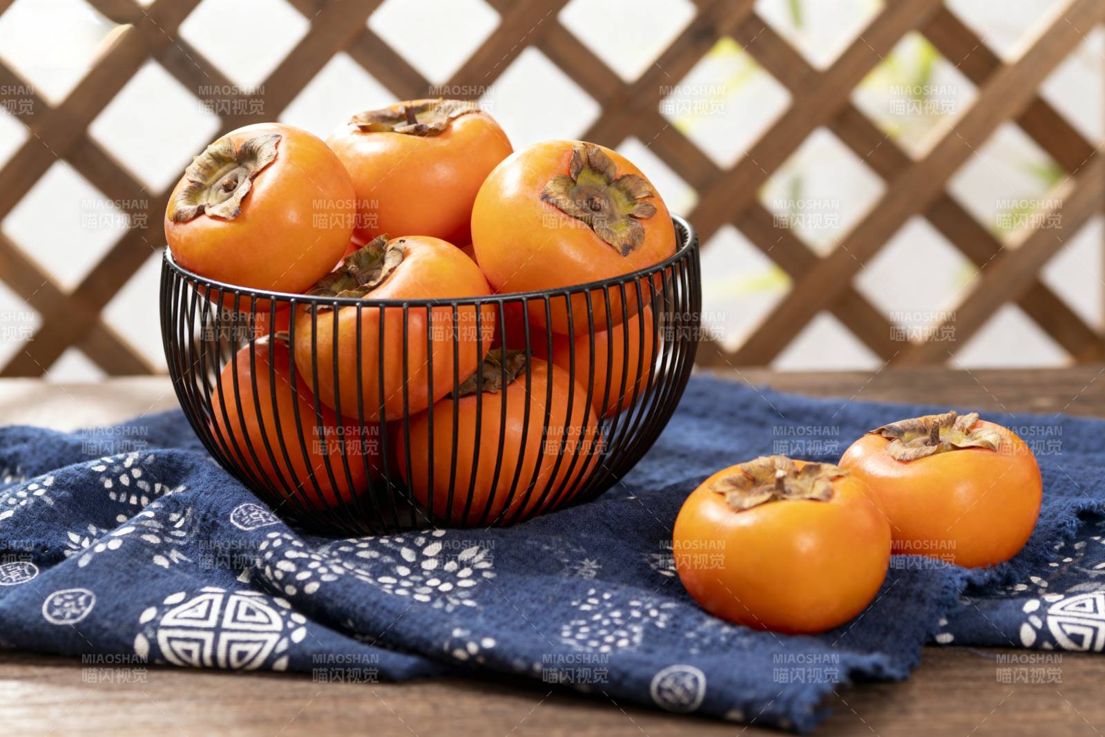 柿子满篮秋意浓图片