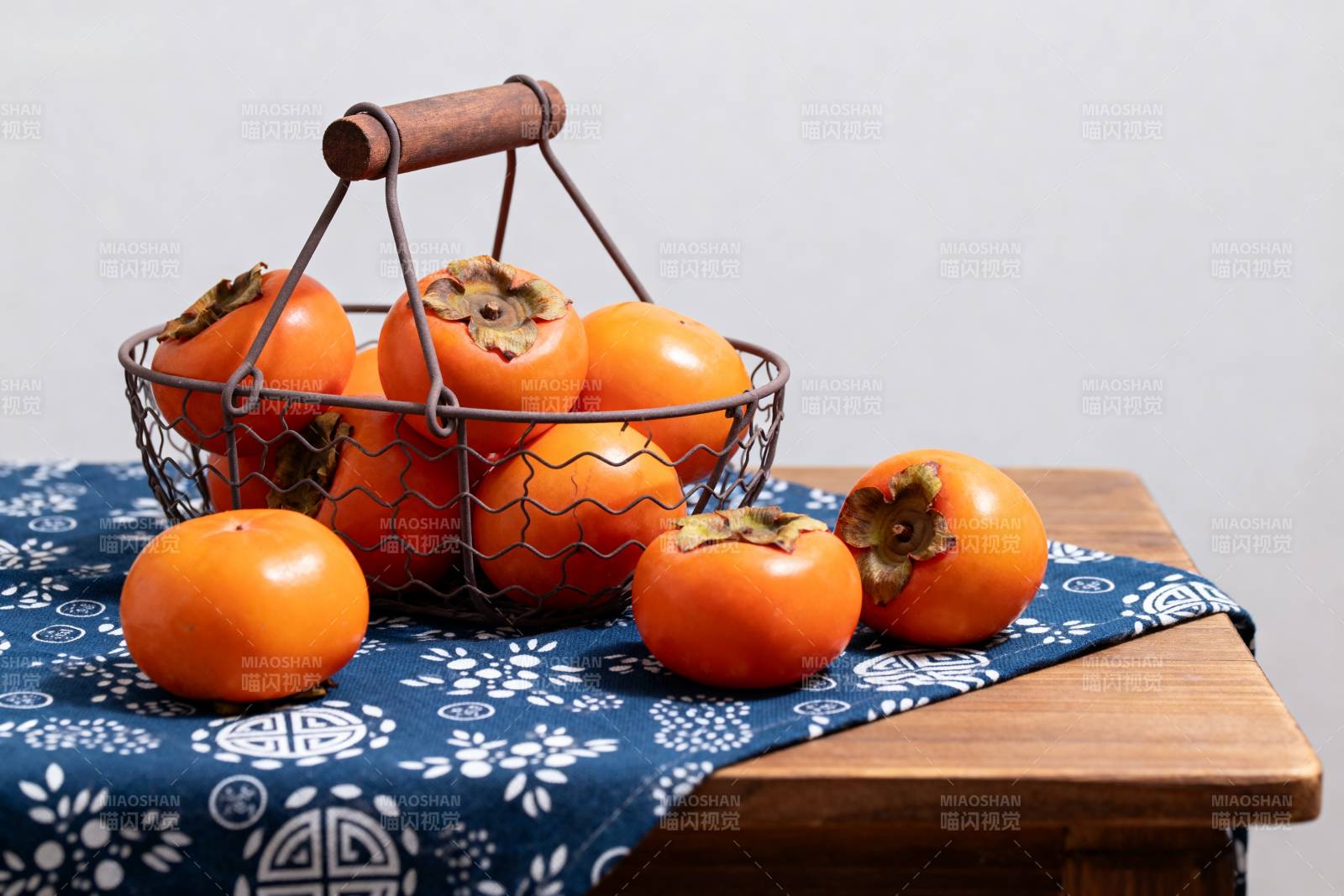 柿子静物图图片