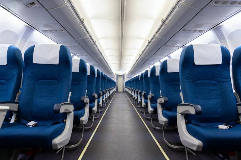 飞机客舱内部景象图片