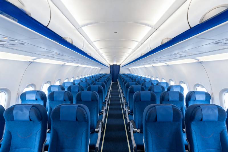 飞机客舱内部景象图片