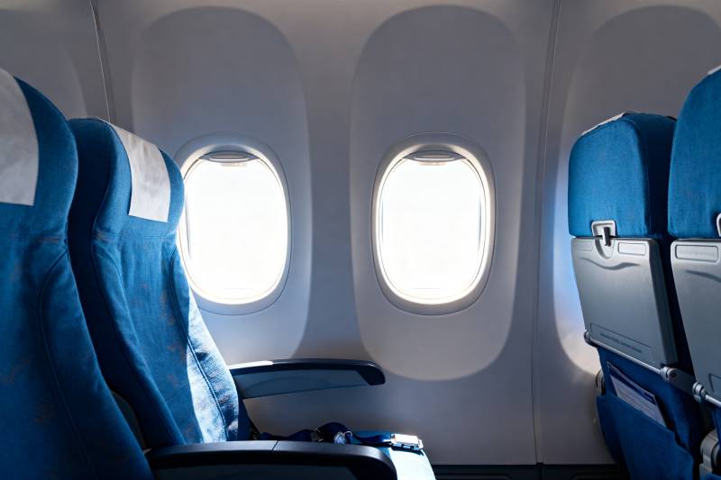 飞机客舱窗景图片