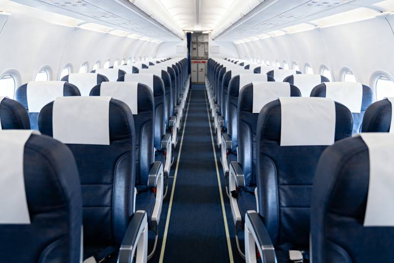 飞机客舱内部景象图片