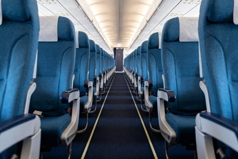 飞机客舱内部视角图片