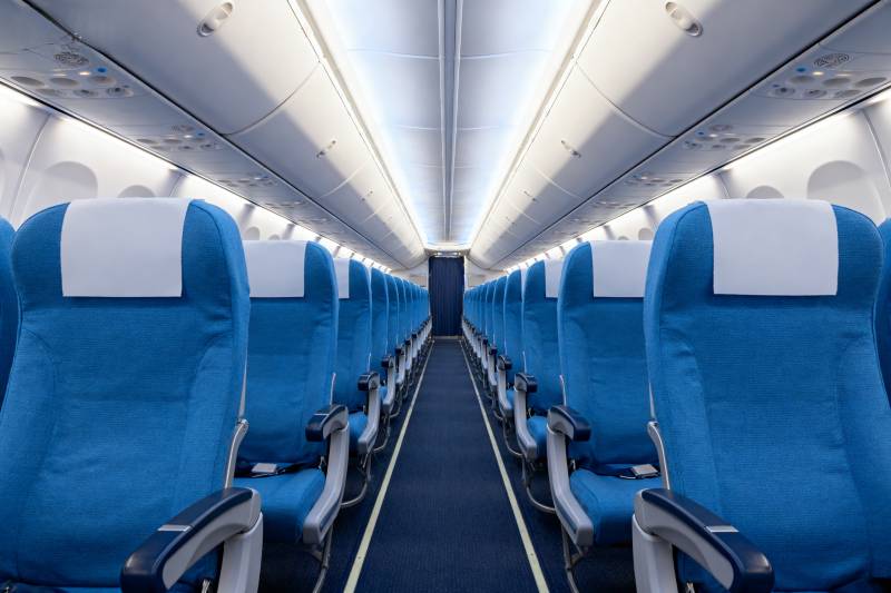 飞机客舱内部视角图片