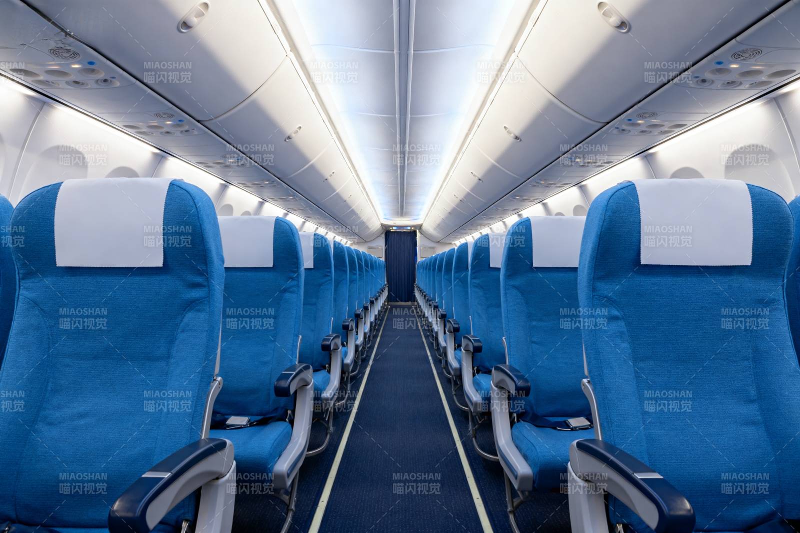 飞机客舱内部视角图片