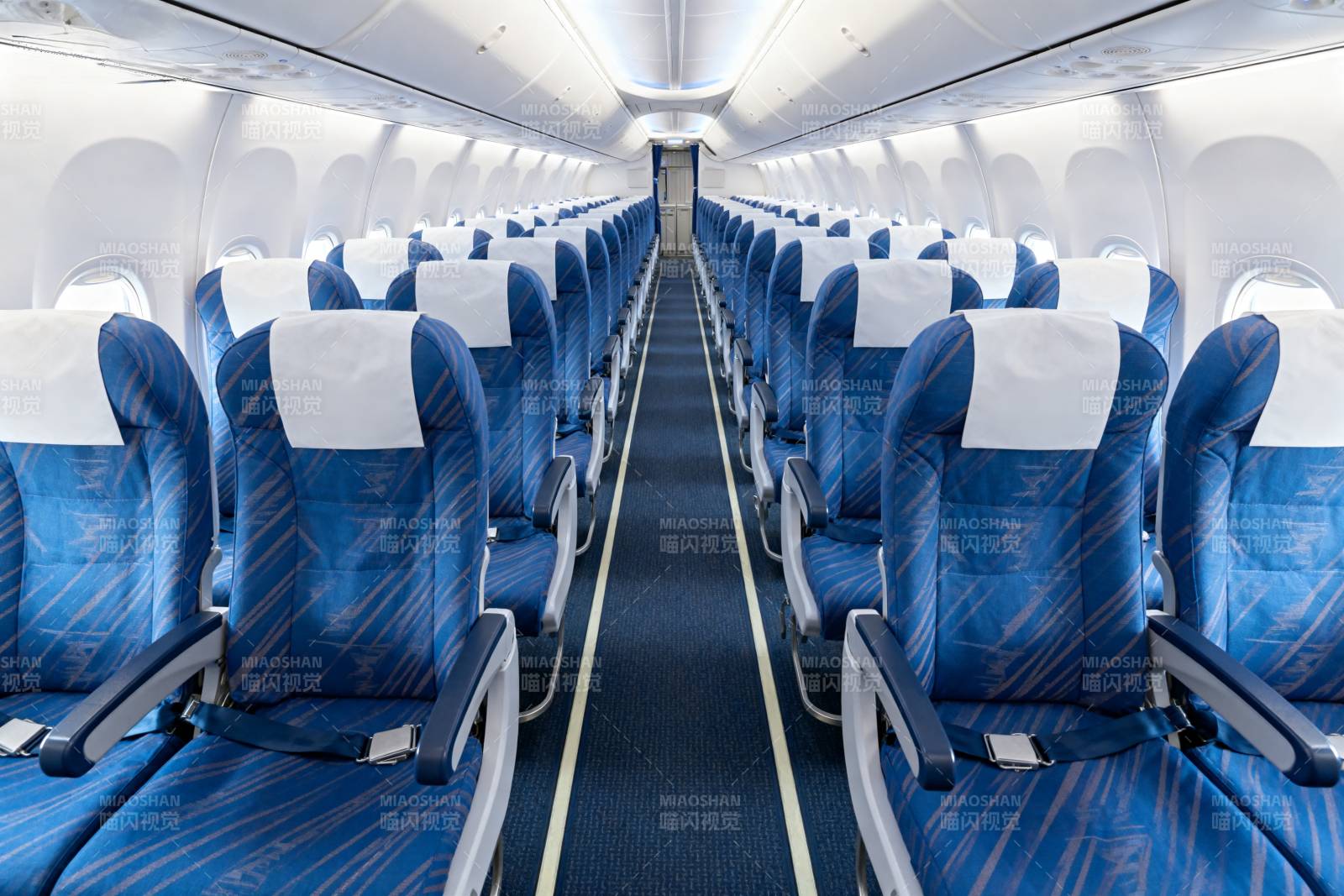 飞机客舱蓝色座椅图片