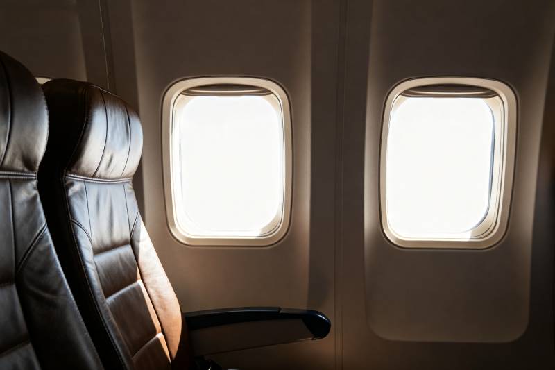 飞机客舱窗景图片