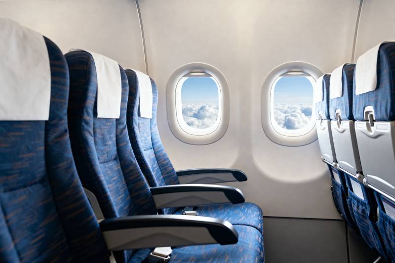 飞机客舱窗景图片