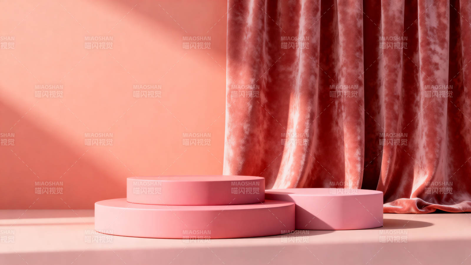 粉红舞台与绒幕图片
