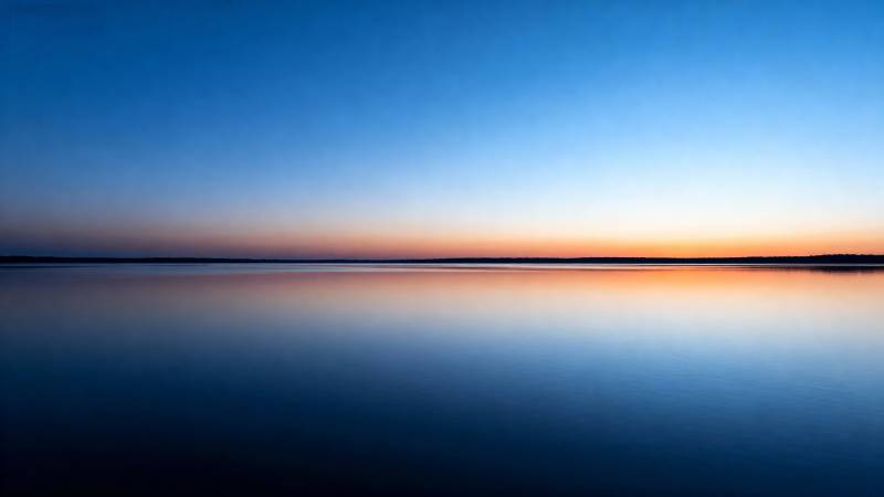 湖面晨曦静谧美图片