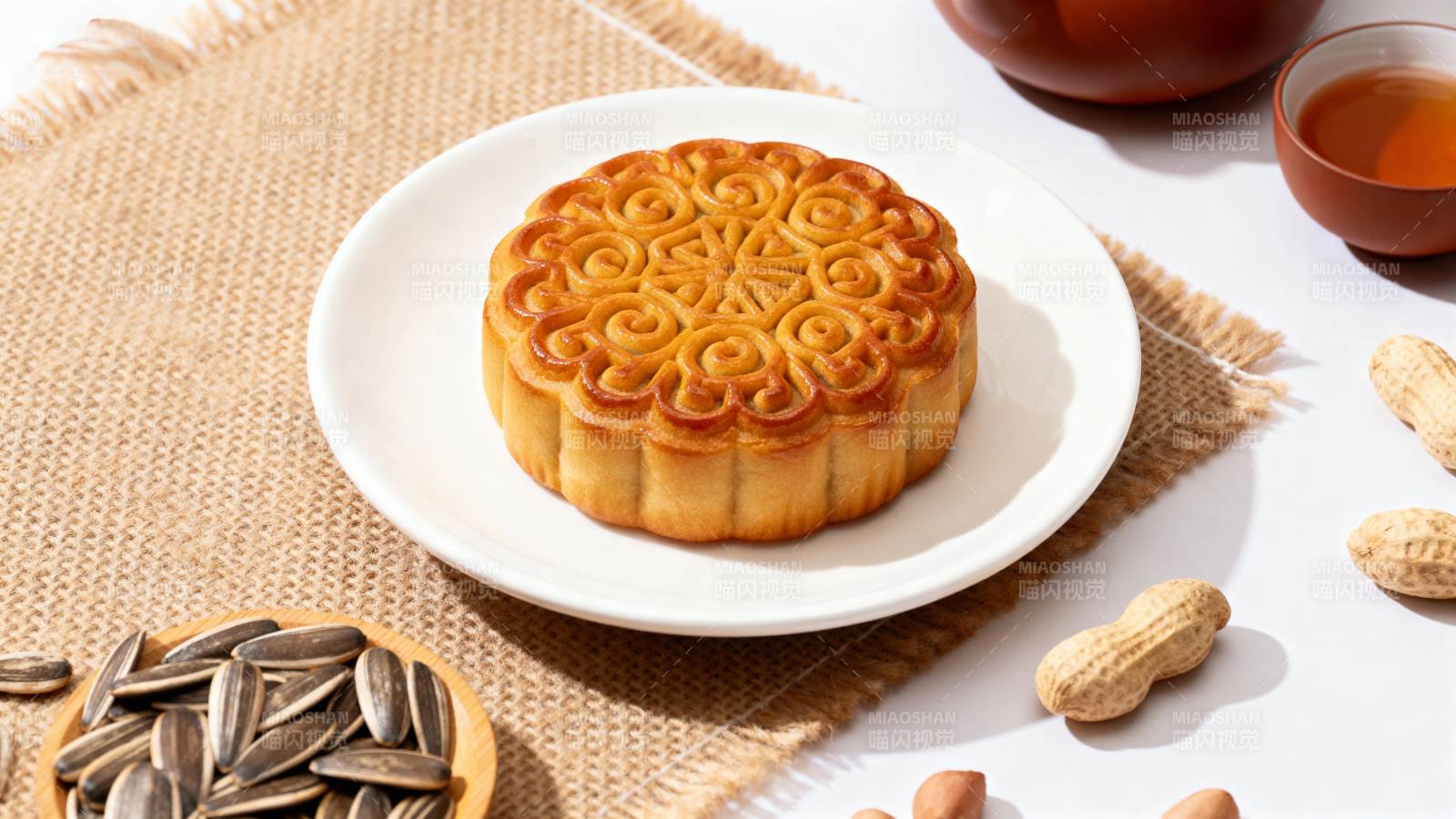 中秋月饼与坚果图片