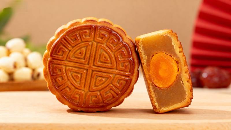 中秋月饼 金黄诱人图片