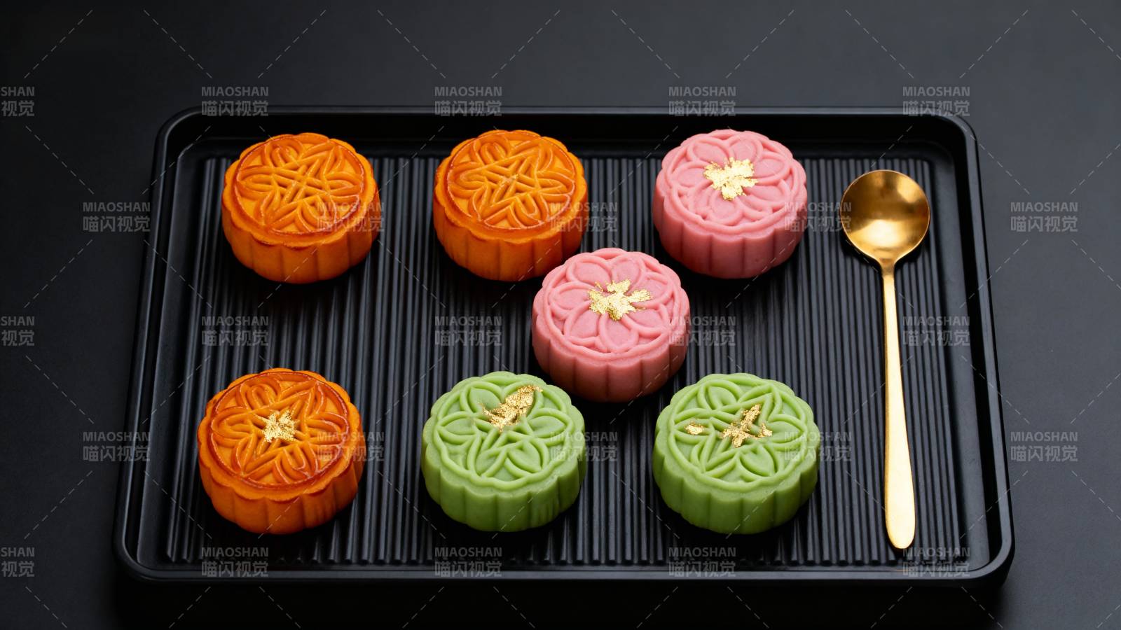 七彩月饼摆盘图片