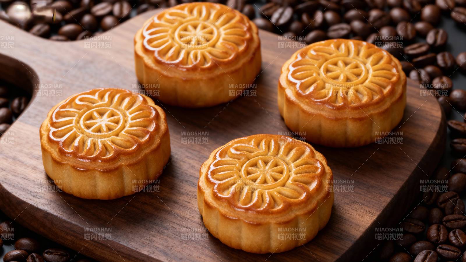 金黄月饼香满溢图片