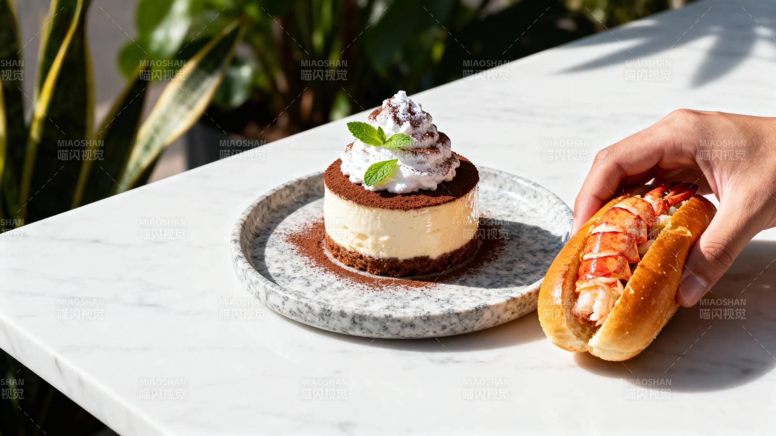 甜品与热狗的美味邂逅图片