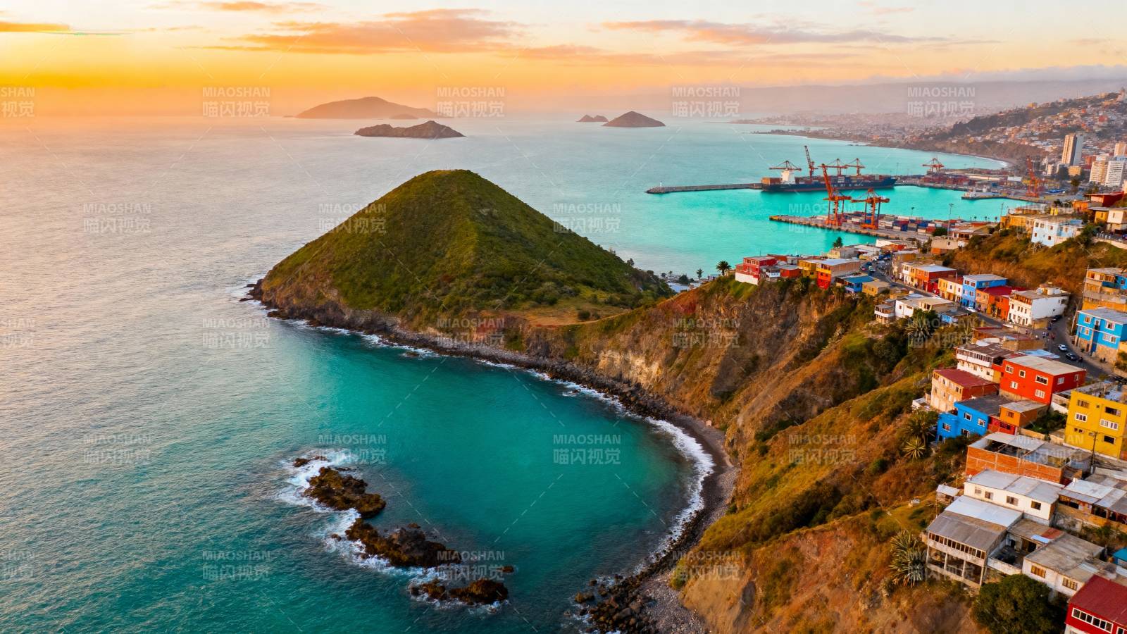 海岸小镇日落美景图片