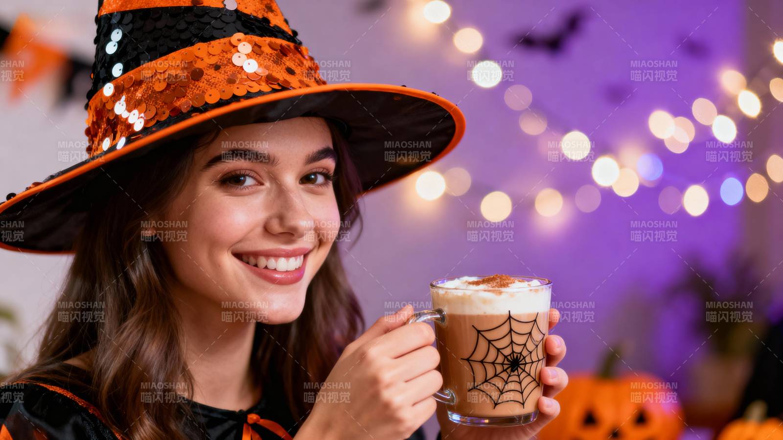 万圣节女巫喝热饮图片