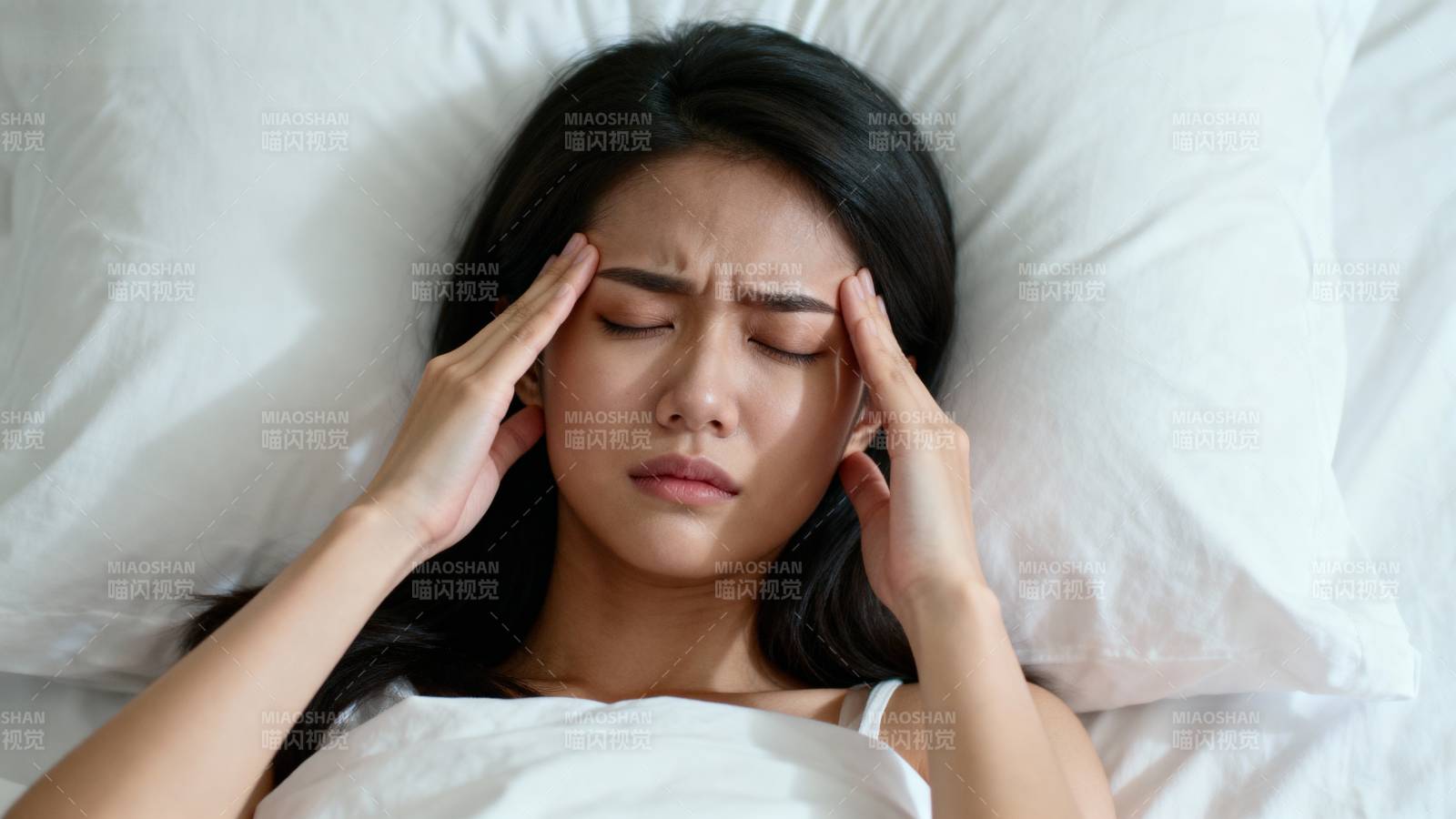 头痛困扰中图片