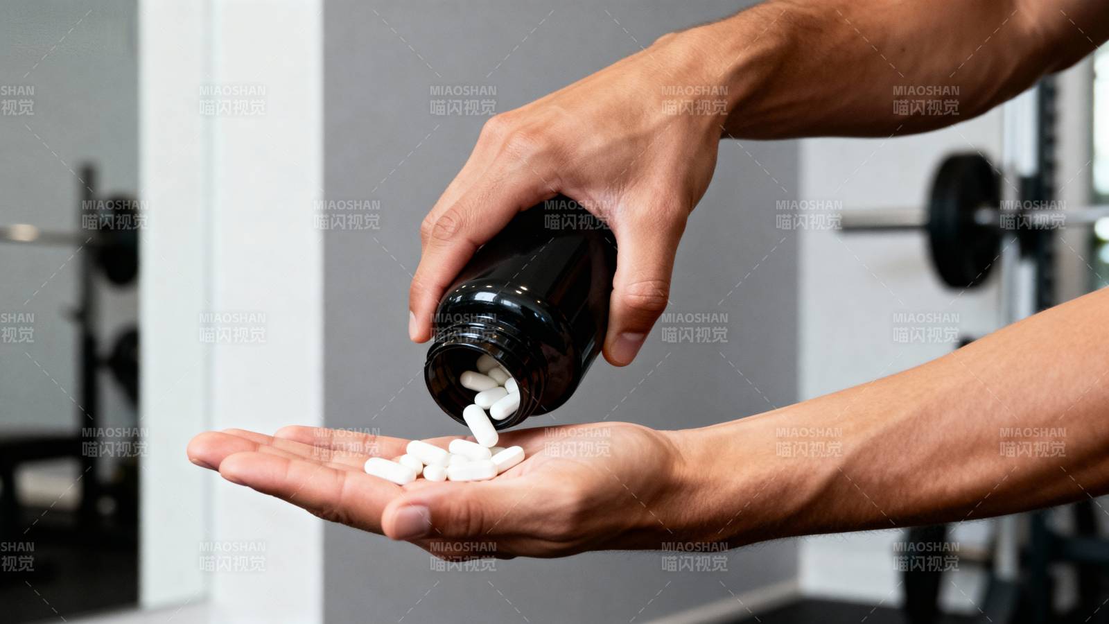 健身补剂服用瞬间图片