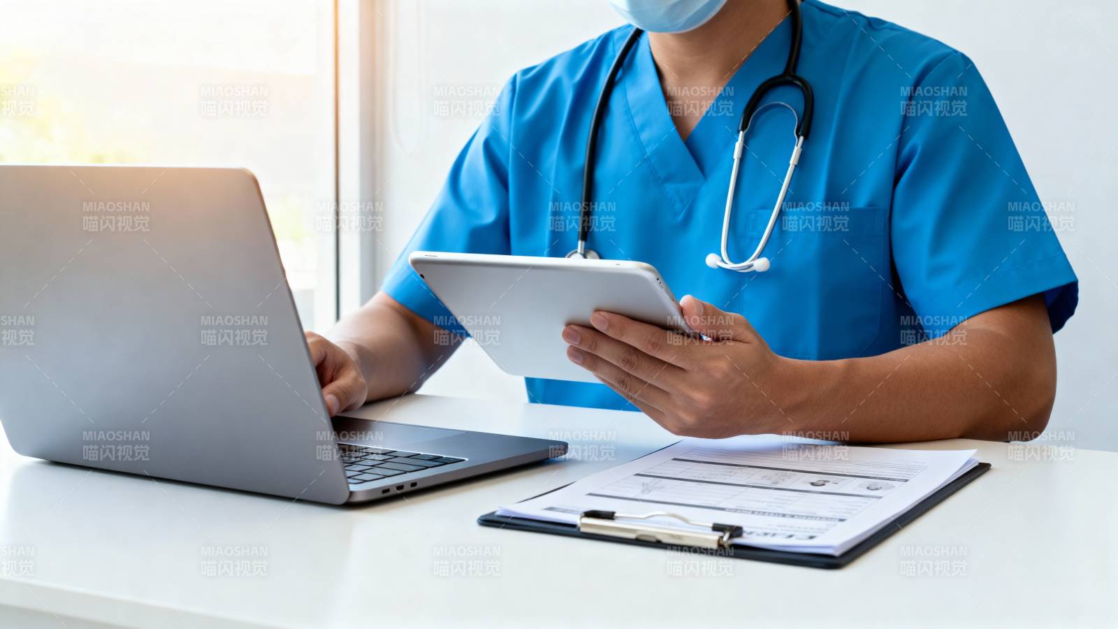 医生办公场景图片