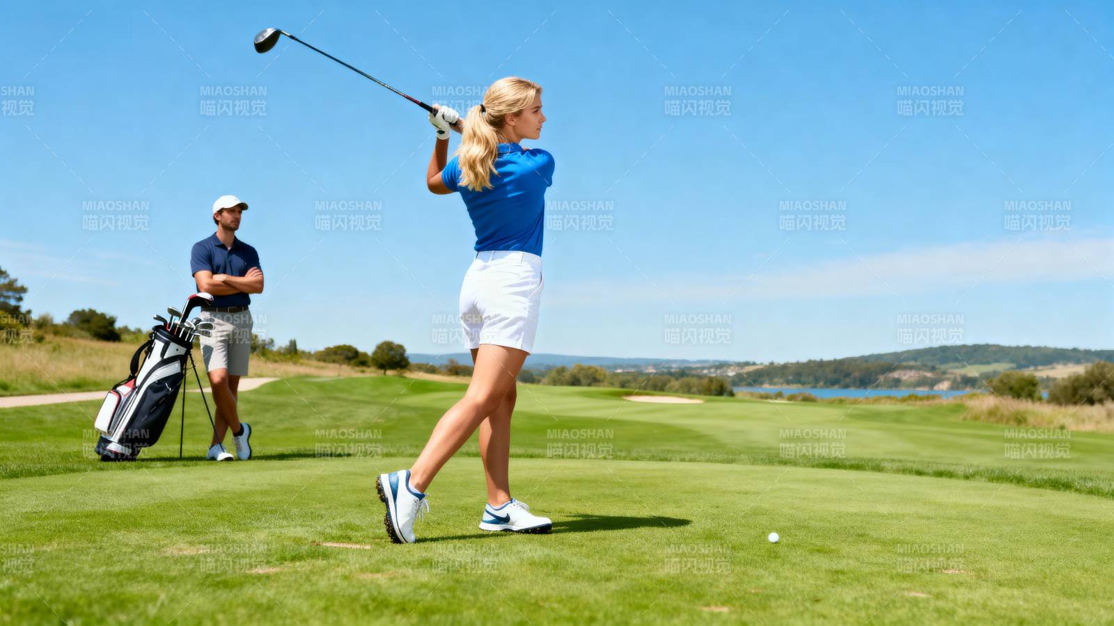 高尔夫挥杆瞬间图片