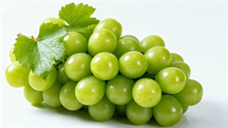 青翠葡萄簇图片