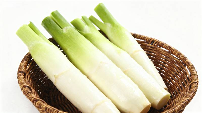 新鲜竹笋摆盘图片