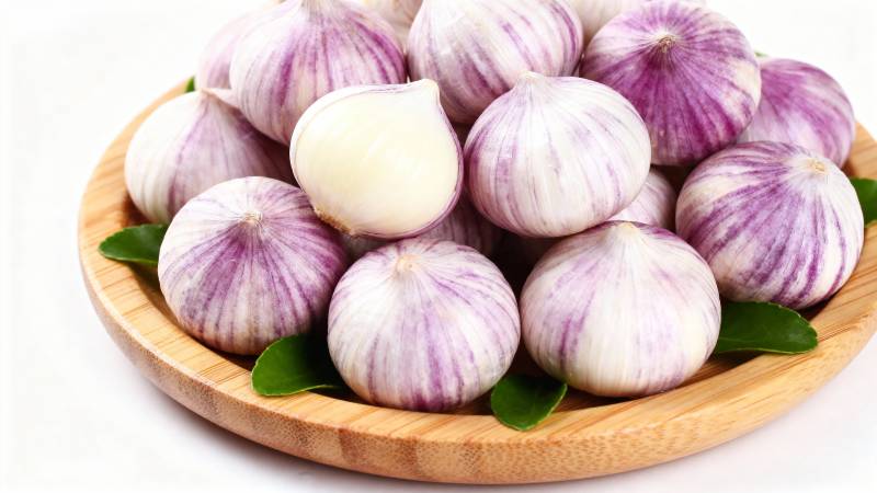 紫皮大蒜新鲜上市图片