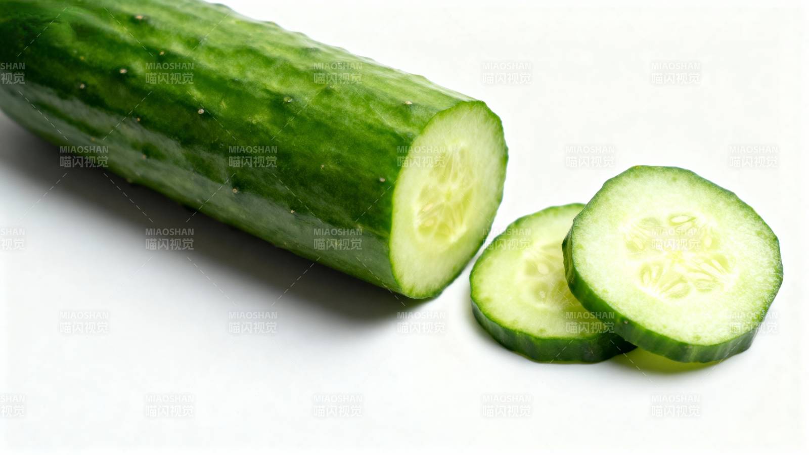 新鲜黄瓜切片图片