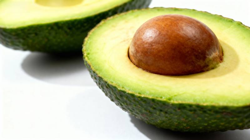 新鲜牛油果切面图片