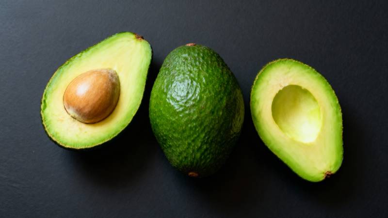 牛油果切开展示图片