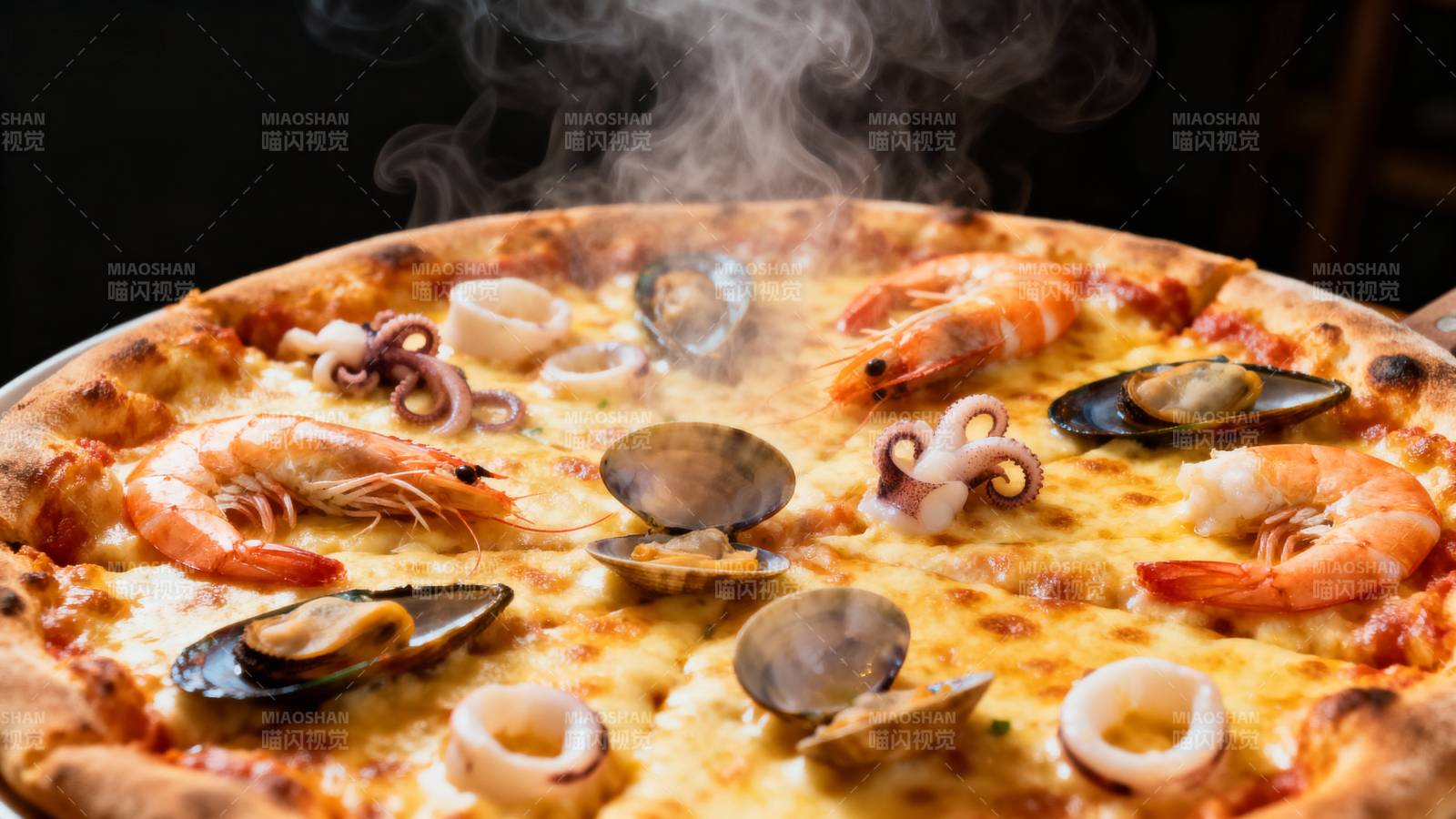 海鲜披萨 热气腾腾图片