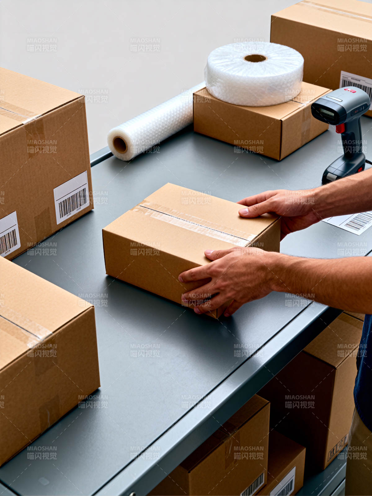 包裹打包现场图片