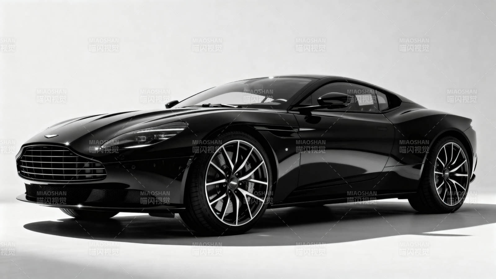 黑色跑车优雅亮相图片